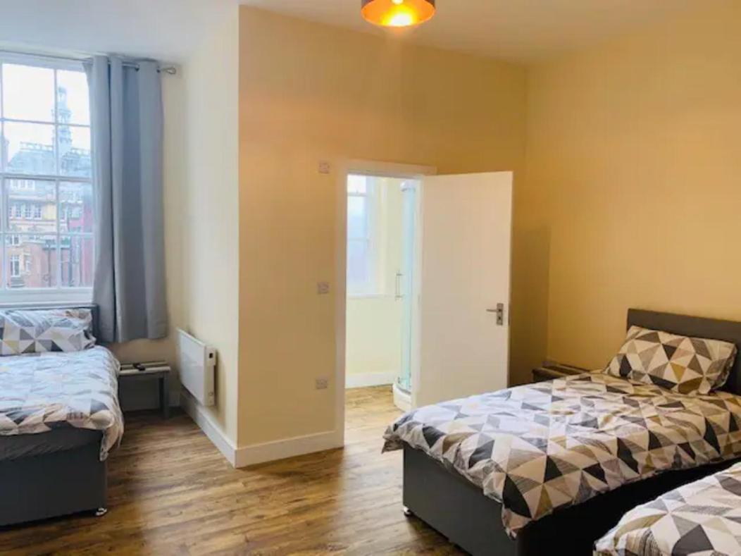 8 Fish Street, Budget City Centre Accomodation Лидс Экстерьер фото